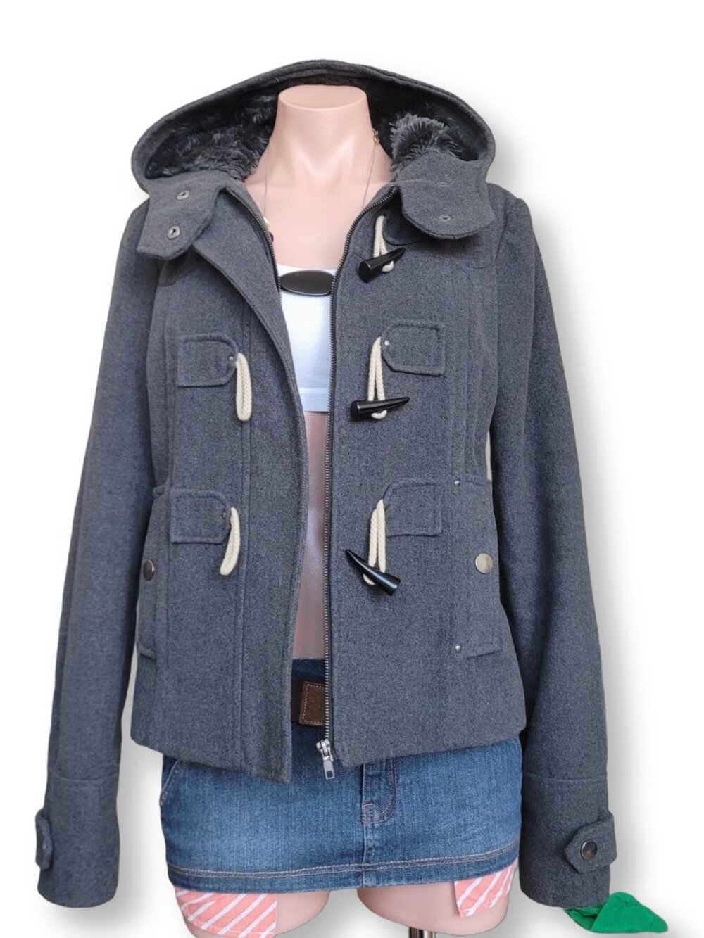 Costa Blanca Grey Faux Fur Trim Cropped Acrylic Toggle Coat (6)